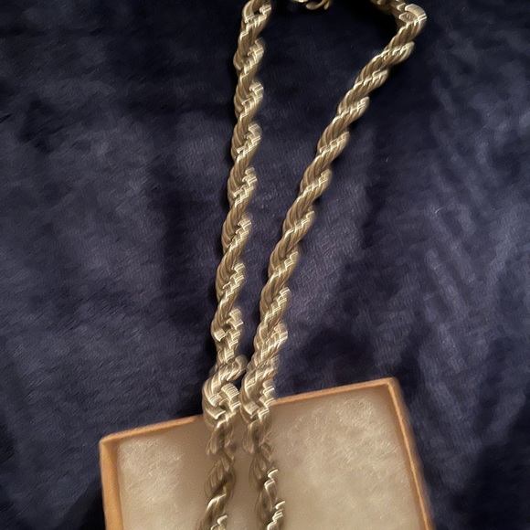 New 22inch 10 MM Stainless Steel Men’s Necklace with Boxing Glove Charm. - Picture 5 of 6